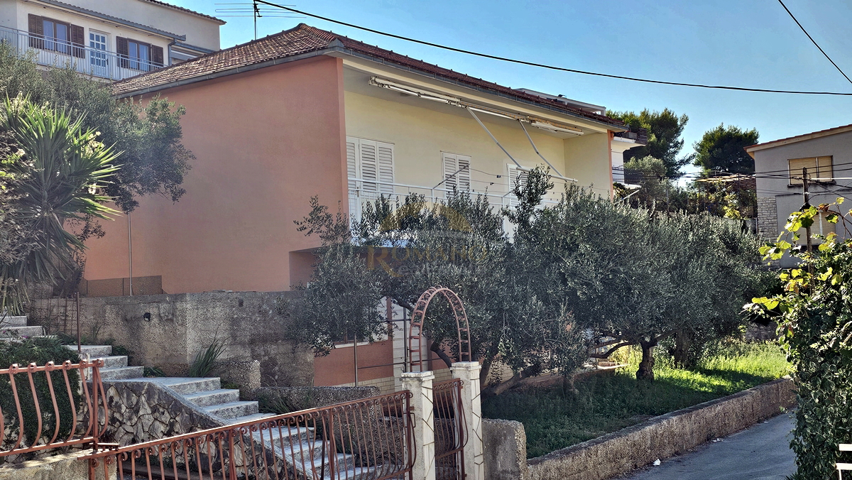 Casa a Trogir/Čiovo - Vicino al campeggio Rožac - 200 m dal mare